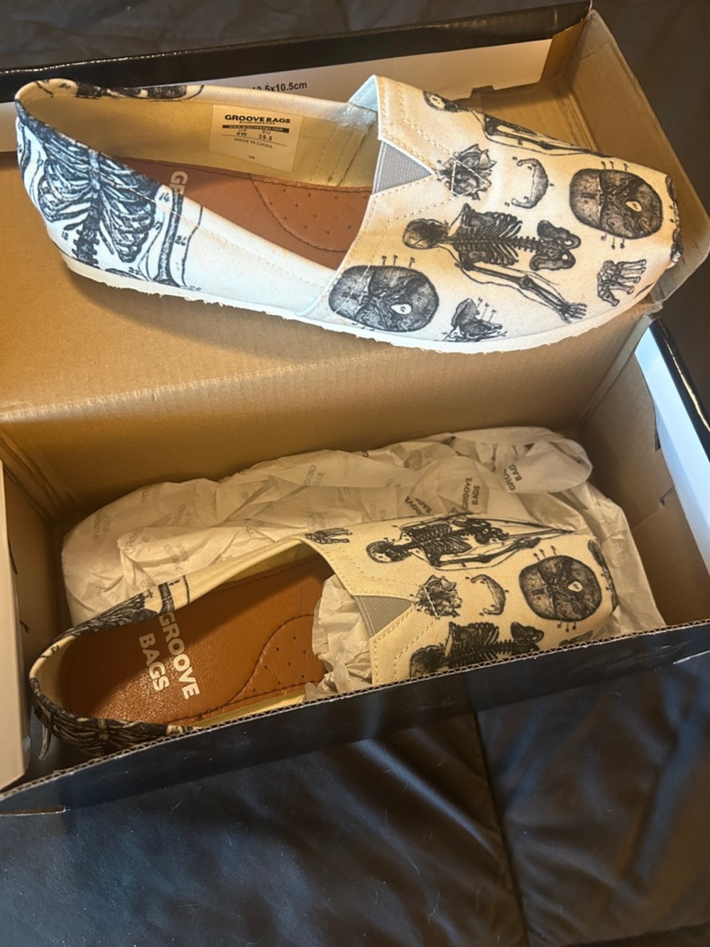 GROOVE BAGS Skeleton Print Slip-On Canvas Shoes.